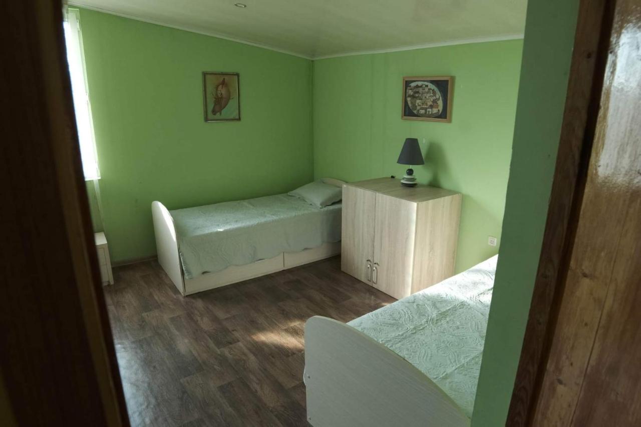 Нордвест Hotel Yerevan Bagian luar foto