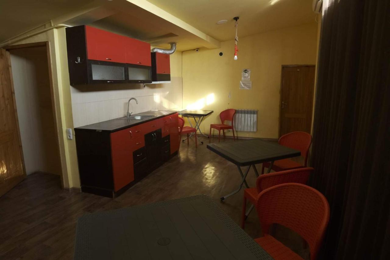 Нордвест Hotel Yerevan Bagian luar foto