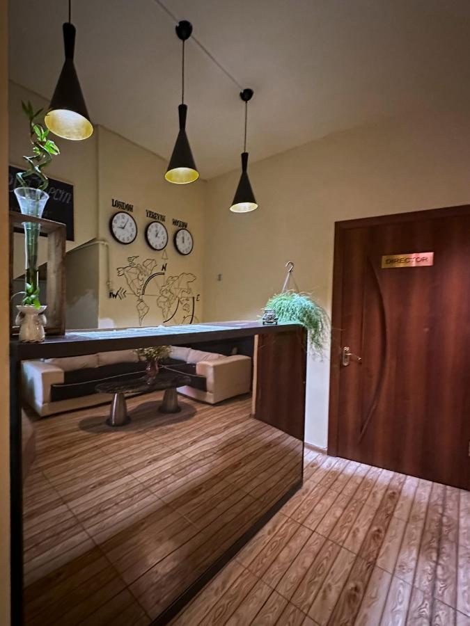 Нордвест Hotel Yerevan Bagian luar foto